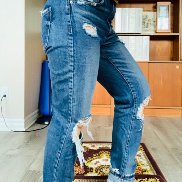 😊Distressed Boyfriend Jeans - Picture 7 of 7